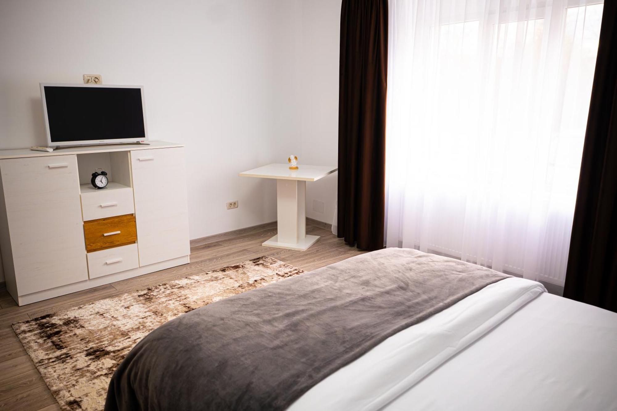 Vila Aly&Emy Caransebeş Exteriér fotografie